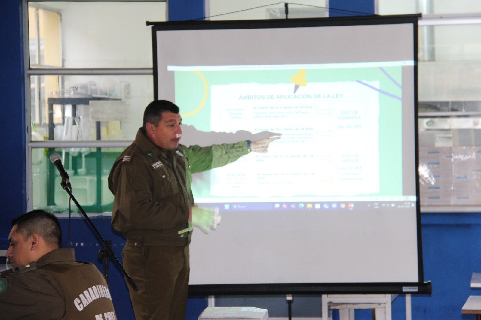 Carabineros realiza charla preventiva sobre Responsabilidad Penal Adolescente y Bullying Escolar en colegios de Población 526826839_1329334492184874_4268356262376004125_n